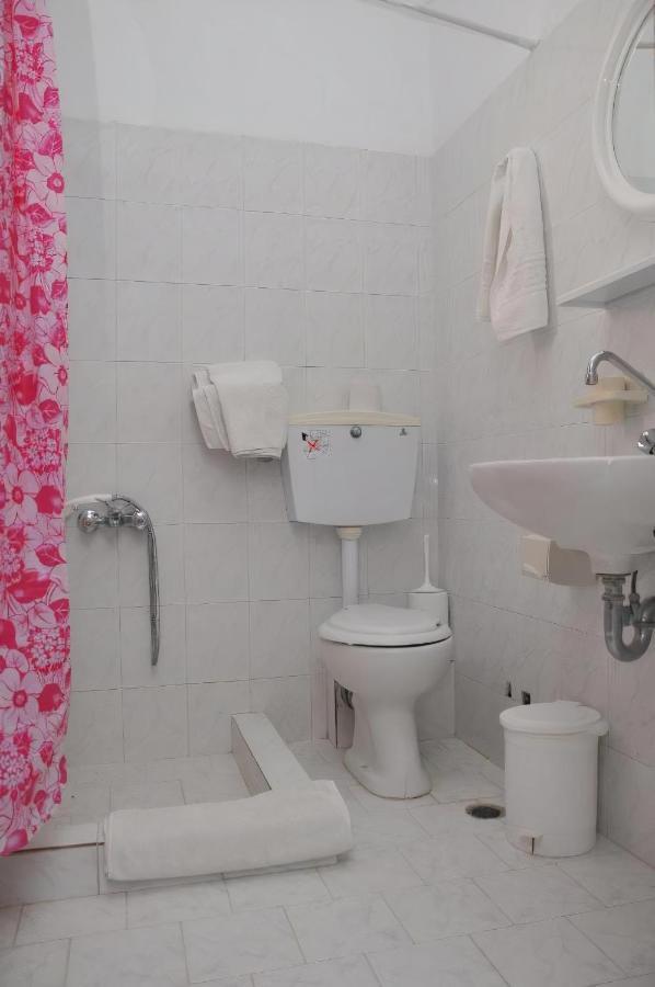 Studios Halaris Perissa  Ngoại thất bức ảnh